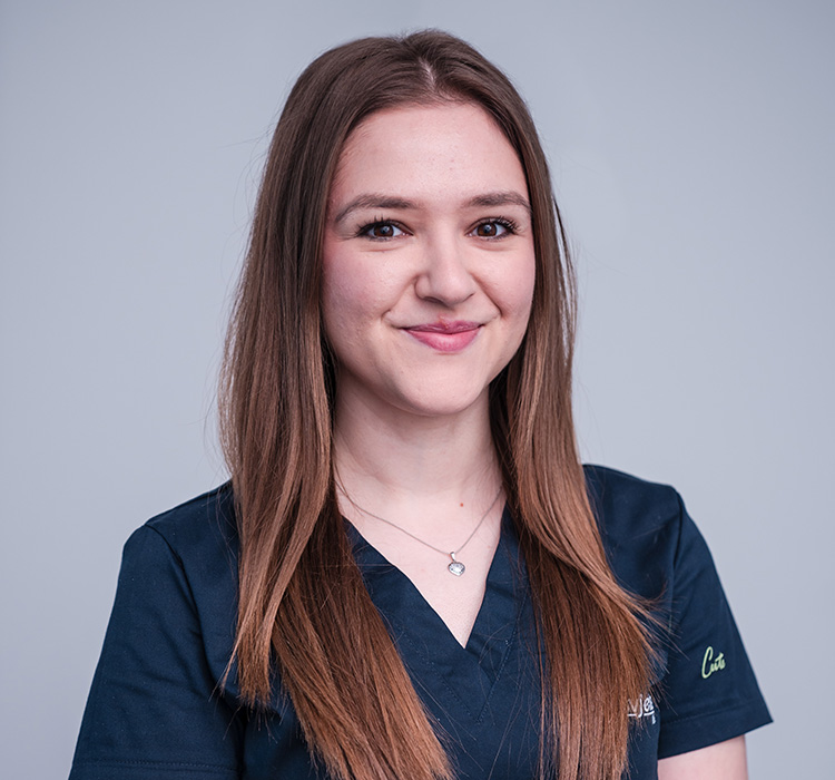Martina Kujundžić - Refractive Surgery Department